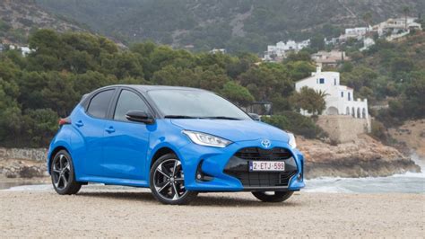 Test Toyota Yaris Hybrid Launch Edition Rijtesten Nl Pure