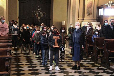 La Consegna Delle Tuniche Ai Bambini Prima Comunione Duomo Unit