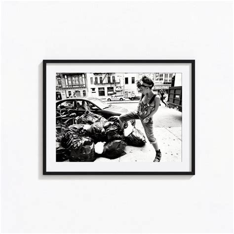 Poster Rihanna Posters Rihanna Black And White Wall Art Album Cover Poster Naked Woman