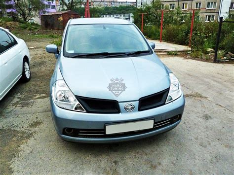 Решетка радиатора Nissan Tiida С11