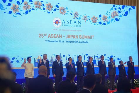 Presiden Dorong Pembangunan Ekosistem Kendaraan Listrik Di Ktt Asean