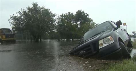 Thousands rescued from deadly flooding in Texas - CBS News