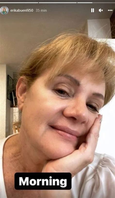 Érika Buenfil comparte foto en bikini y se muestra sin maquillaje a los