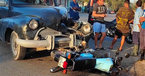 Motorista Con Graves Lesiones Tras Choque Con Un Almendr N En La Habana