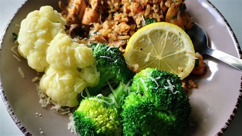 Chicken And Mushroom Brown Rice With Broccoli And Cauliflower Youtube