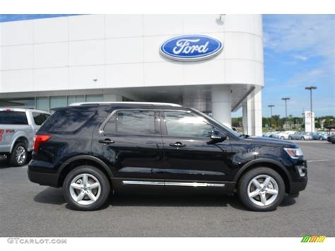 2017 Shadow Black Ford Explorer Xlt 4wd 114326581 Photo 2 Gtcarlot