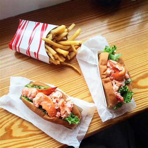 A Lobster Roll Crawl Through Marthas Vineyard Vogue