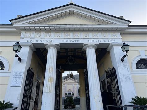 Positano Notizie Sorrento Ecco I Nuovi Orari Di Apertura Del