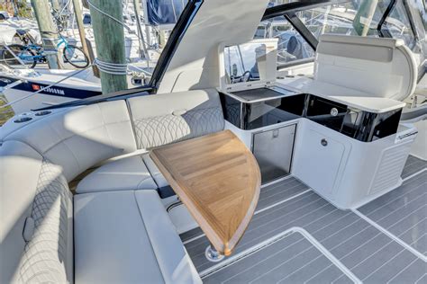 2023 Sea Ray 370 SUNDANCER OUTBOARD MarineMax Stuart