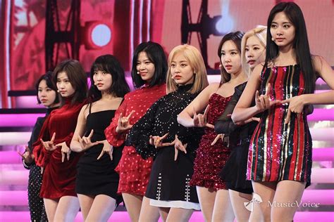 最終リハーサルに臨むtwice（撮影＝村上順一）