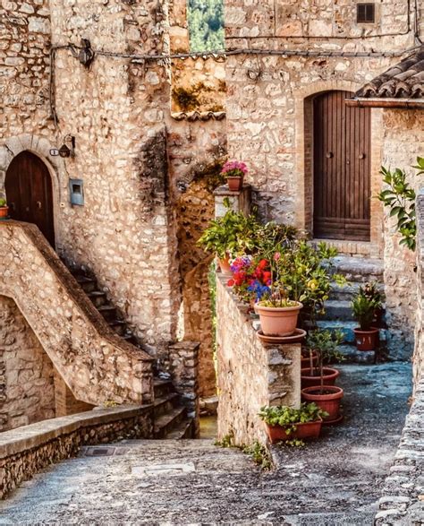 Pin On Scale Archi Borghi Background Italy Dreamland