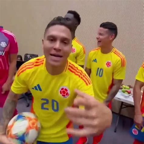 El Video De Juanfer Quintero Cantando La Canción De Colombia