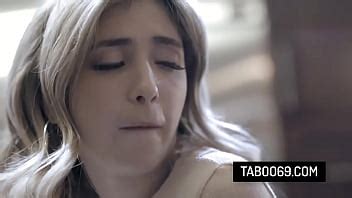 La joven rubia Jane Wilde fue pillada masturbándose y le destrozaron el coño XVIDEOS