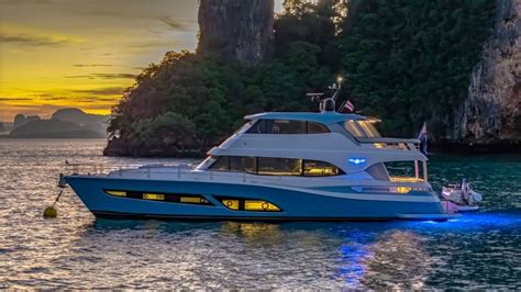 Used Riviera Motor Yacht Enclosed Bridge Deck Motoryacht For Sale