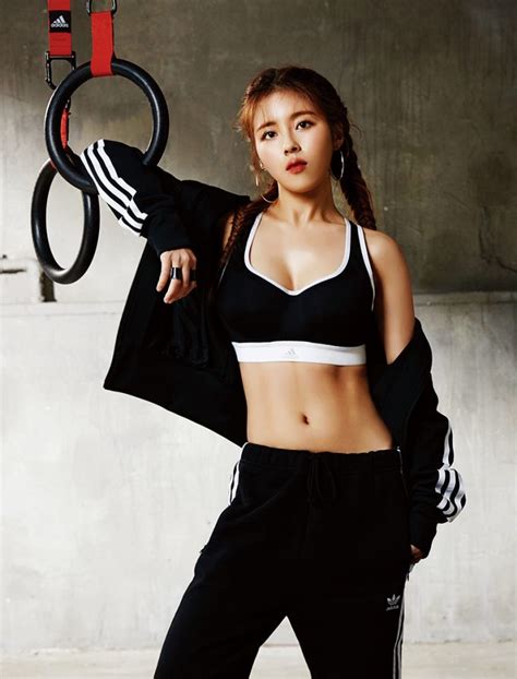 6 Hot Sexy Dohee Bikini Pics