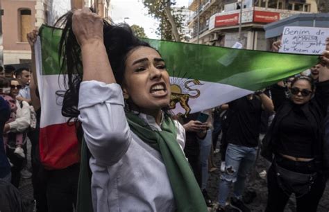 Se Encrudecen Las Manifestaciones En Irán Por El Asesinato De Mahsa