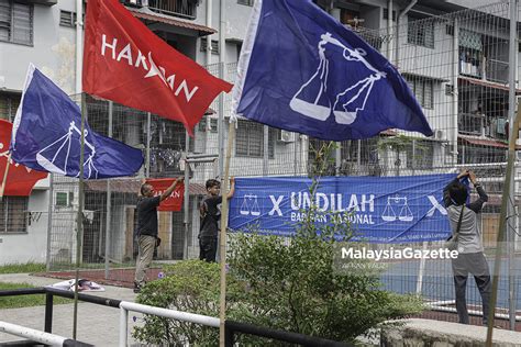 Gabungan Bendera Pakatan Harapan Barisan Nasional Prn