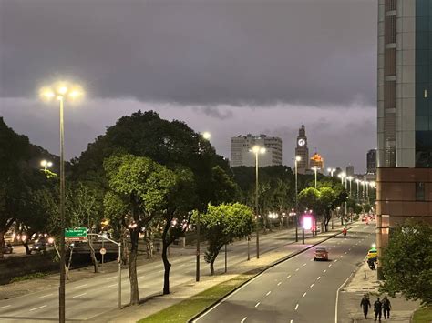 Noite De Domingo Previs O De Chuva Na Cidade Do Rio