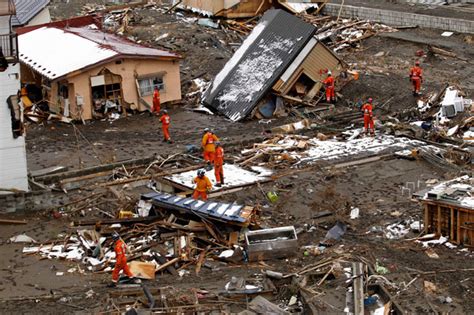 As hope fades for finding tsunami survivors, Japan battles to keep elderly alive | Globalnews.ca