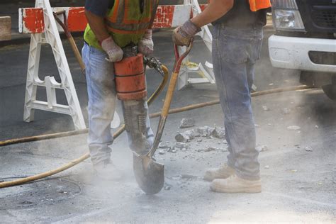 Lung Cancer Risks and Causes Among Iron & Steel Workers