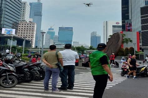 Keren Drone Tangkap Tangan 15 Pembuang Sampah Sembarangan Saat CFD