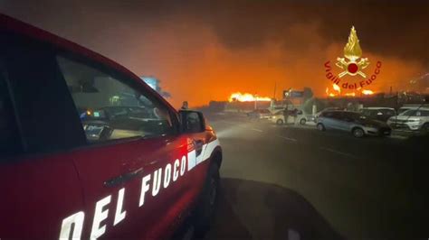 VIDEO Incendi Nel Palermitano 45 Interventi Dei Vigili Del Fuoco Tra