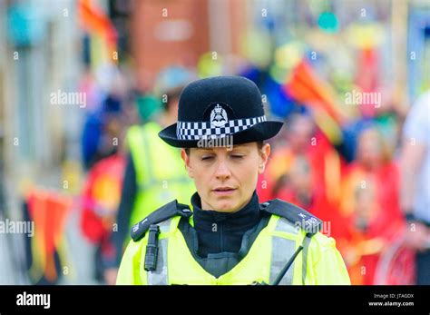 Police Uniform Scotland Stock Photos & Police Uniform Scotland Stock ...