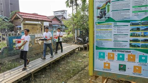 Peduli Pendidikan Relawan Ganjar Gotong Royong Perbaiki Gedung