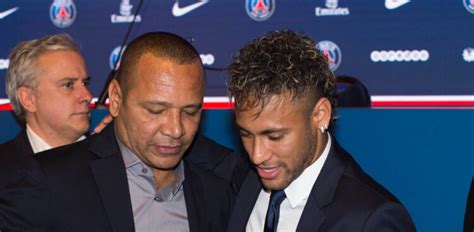 Psg Le P Re De Neymar D Ment Un D Sir De D Part