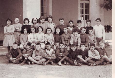 Photo De Classe Cours Moyen 2 De 1962 Ecole Primaire De Cadenet