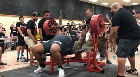 Owensboros Julius Maddox Breaks American Bench Press Record