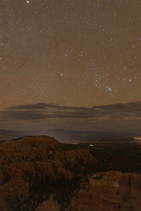 Hoodoos under the stars : r/NationalPark