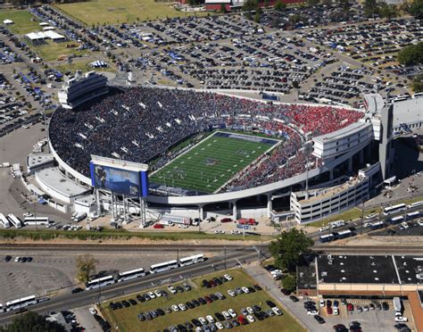 Fan Guide to the AutoZone Liberty Bowl | Memphis Travel