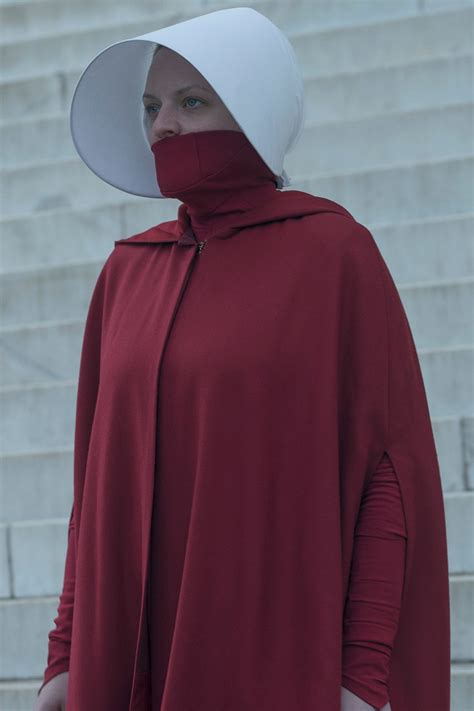 The Handmaids Tale Lhistoire Des Costumes Les Plus Terrifiants De