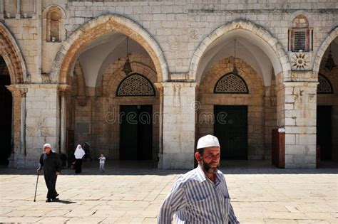 Temple Mount and Al-Aqsa Mosque in Jerusalem Israel Editorial Photo - Image of city, historic ...