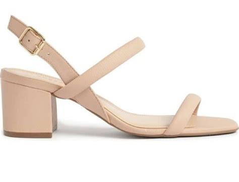 Sandália Nude Tiras Salto Bloco Arezzo Sandália Feminina Arezzo Usado 72593386 enjoei