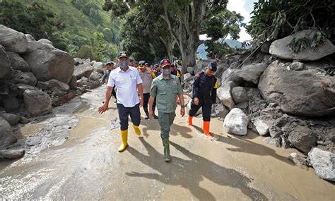 Banjir Bandang Di Humbang Hasundutan Tewaskan Orang Masih Hilang