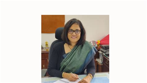 First Female Ceo Of The Railway Board Jaya Verma Sinha Was Appointed