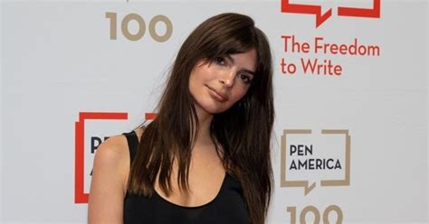 Personne nétait prêt pour ça Ratajkowski sest montrée dans un tout petit bikini et na