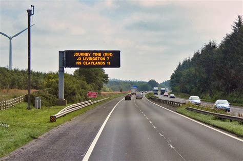 Variable Message Sign VMS On The M8 David Dixon Cc By Sa 2 0