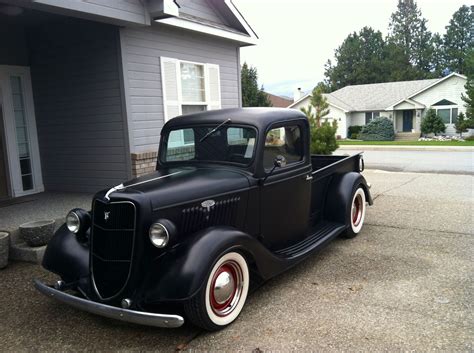 An Old Man S 35 Ford Street Rods Trucks Hot Rod Trucks Cool Trucks Cool Cars Classic Trucks