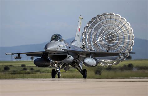 EUA aprovam venda de 40 caças F 16 para a Turquia no valor de US 23