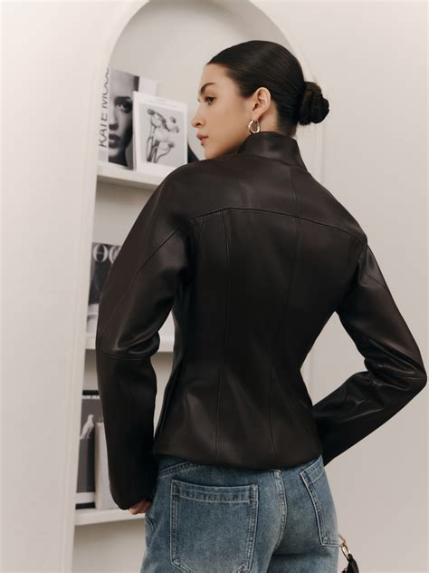 Джинсы свободного кроя из высветленного денима :: LICHI - Online ...