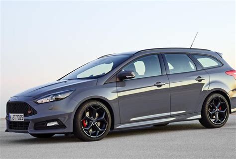 Ford Focus ST Wagon Photos and Specs. Photo: Focus ST Wagon Ford auto and 24 perfect photos of ...