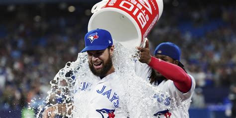 Blue Jays Defeat Orioles After Bizarre Sixth Inning