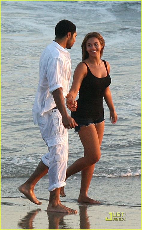 Beyonce Is A Malibu Beach Babe Photo 1733951 Beyonce Knowles Photos Just Jared Celebrity