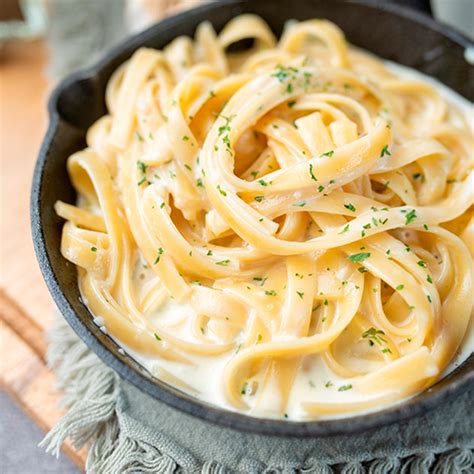 Fettuccine Alfredo With Cr Me Fra Che