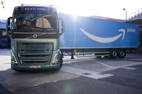 Amazon snaps up Volvo’s latest electric heavy-duty truck - Electric & Hybrid Vehicle Technology ...