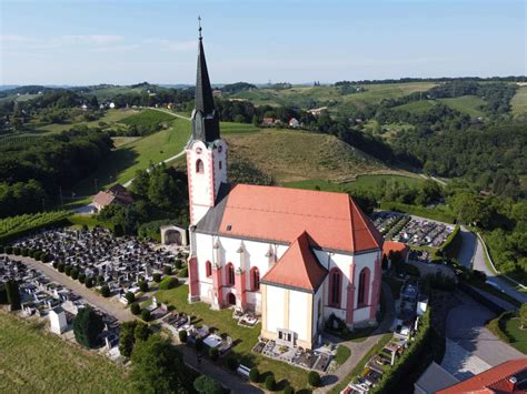 MARIBOR Papež Frančišek Marijini romarski cerkvi na Gorci podelil