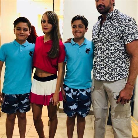 Gabriel Soto En Mi Marido Tiene Mas Familia Y Mas De Telenovela